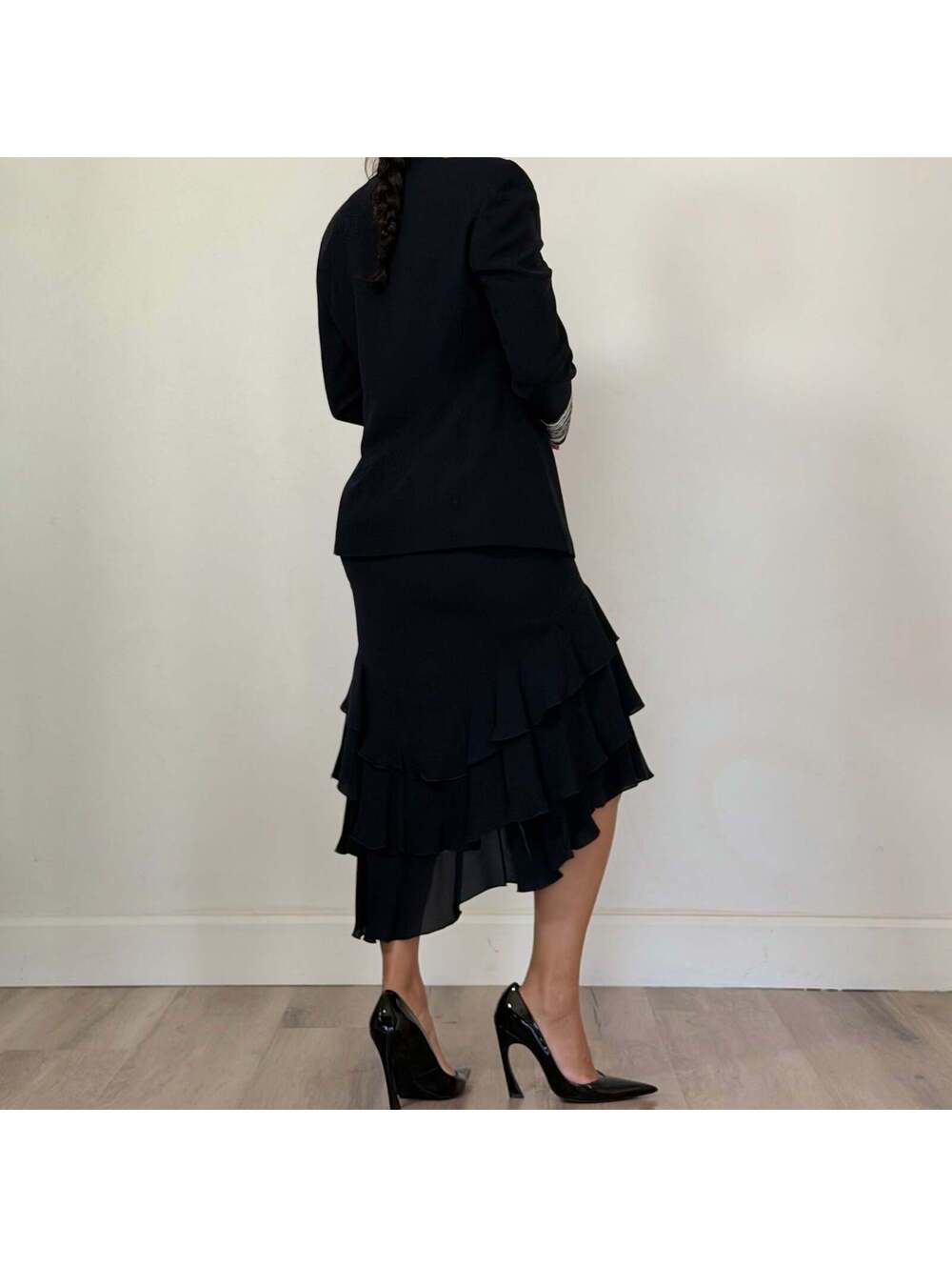 Escada - Picture 5 of 8